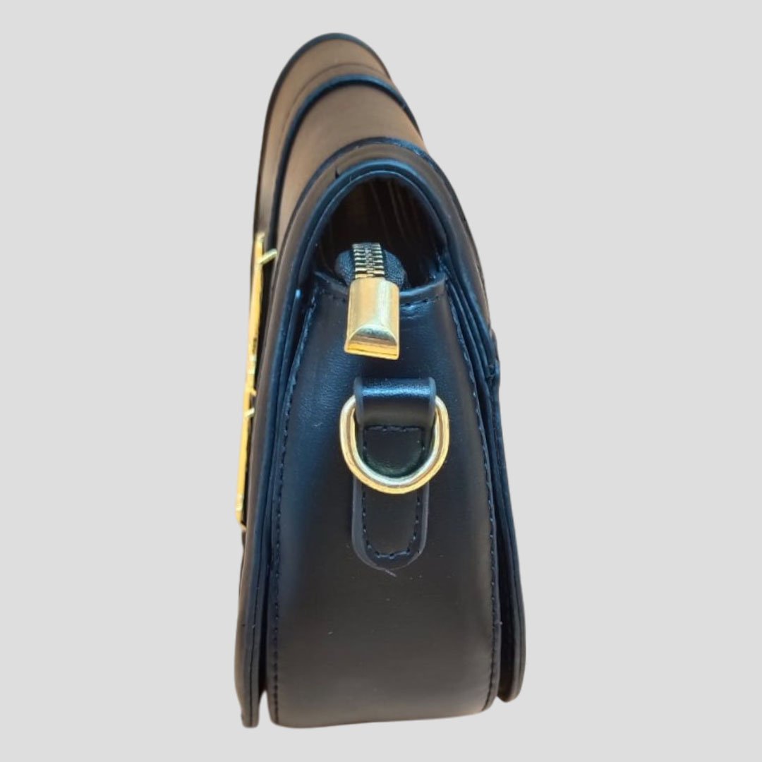 aesthetic-sling-bag-04