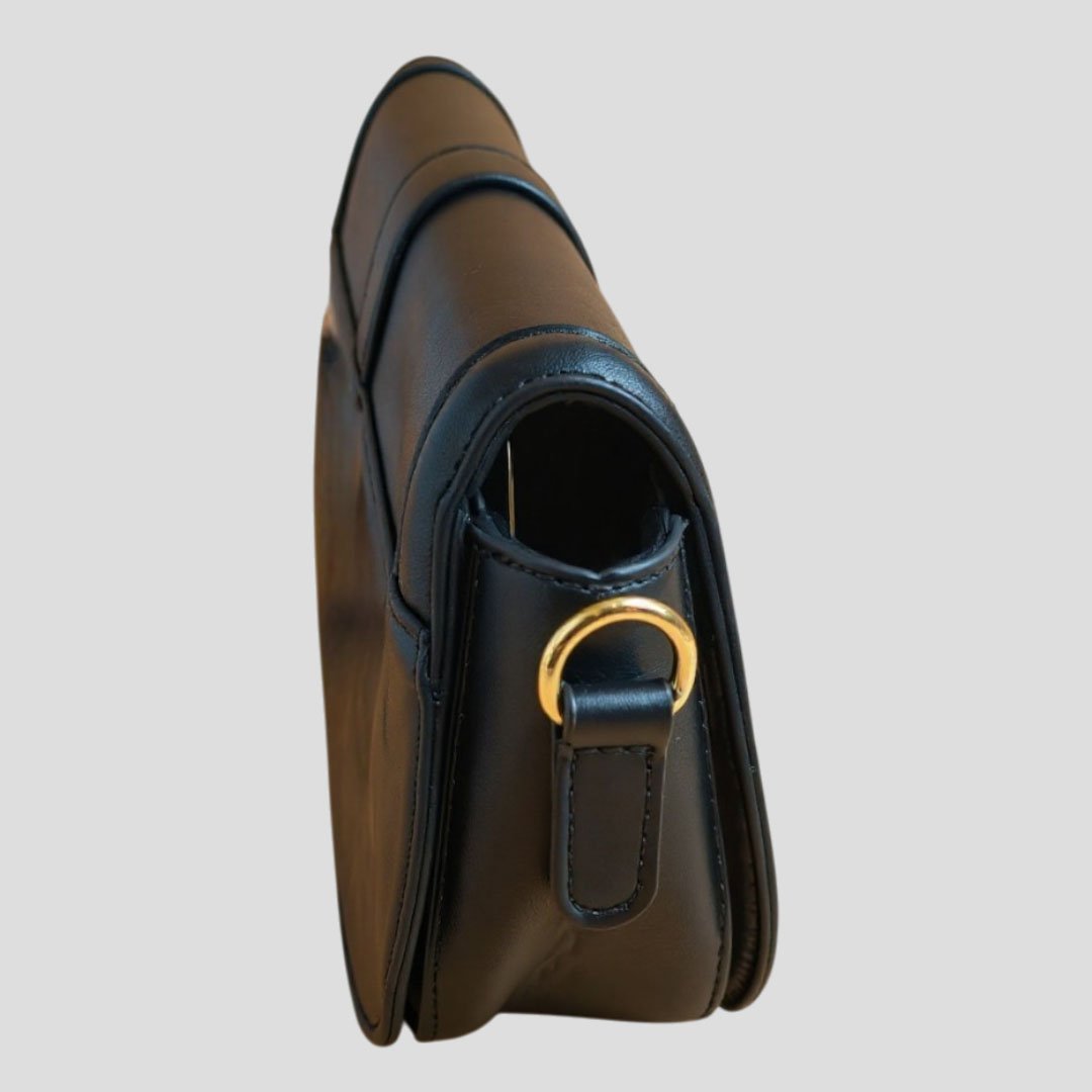 aesthetic-sling-bag-05